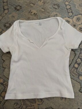 Brandy Melville White Ribbed V-Notch Short Sleeve Tee